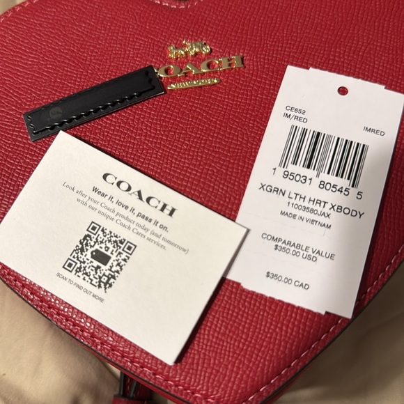 Coach heart Crossbody - Picture 6 of 7